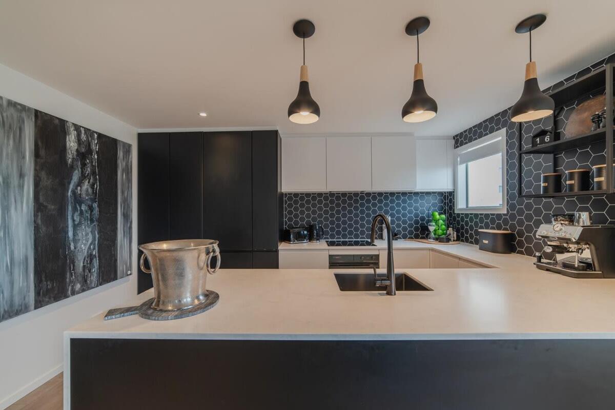 Penthouse Perfection - 2Br Elegance On Worcester St Christchurch Eksteriør bilde