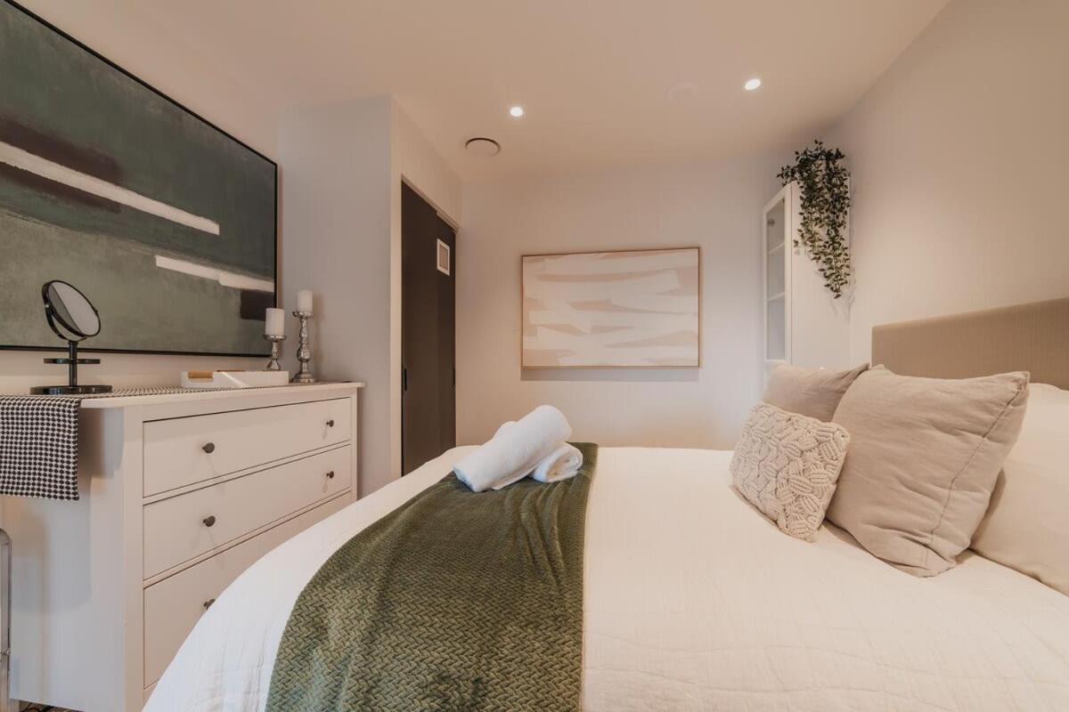 Penthouse Perfection - 2Br Elegance On Worcester St Christchurch Eksteriør bilde