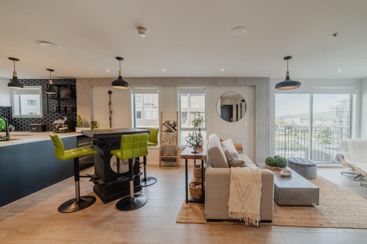Penthouse Perfection - 2Br Elegance On Worcester St Christchurch Eksteriør bilde