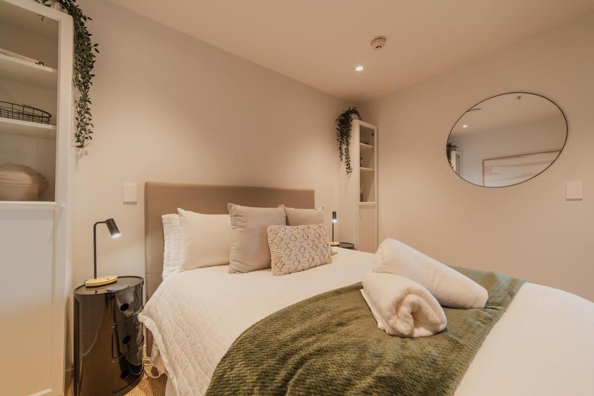 Penthouse Perfection - 2Br Elegance On Worcester St Christchurch Eksteriør bilde