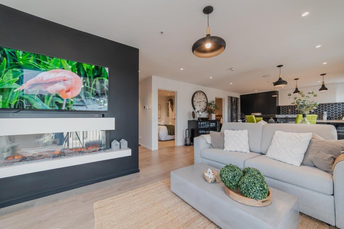 Penthouse Perfection - 2Br Elegance On Worcester St Christchurch Eksteriør bilde